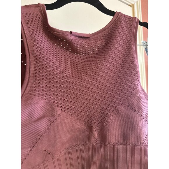 Athleta Trophy Burgundy Seamless Medium-Impact Sports Bra Large Breathable Mesh - Picture 8 of 8